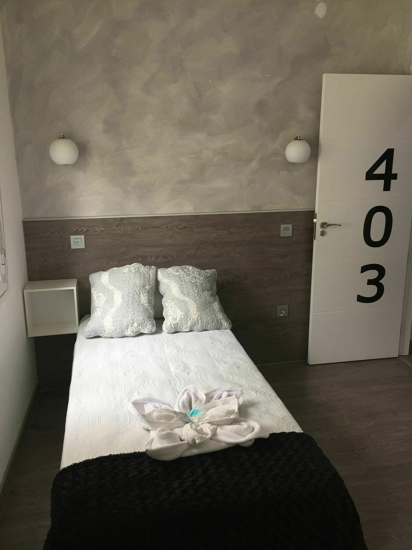 Hostal Meyra Madrid Exterior foto