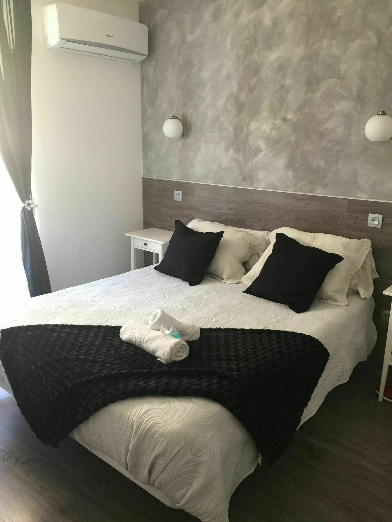 Hostal Meyra Madrid Exterior foto