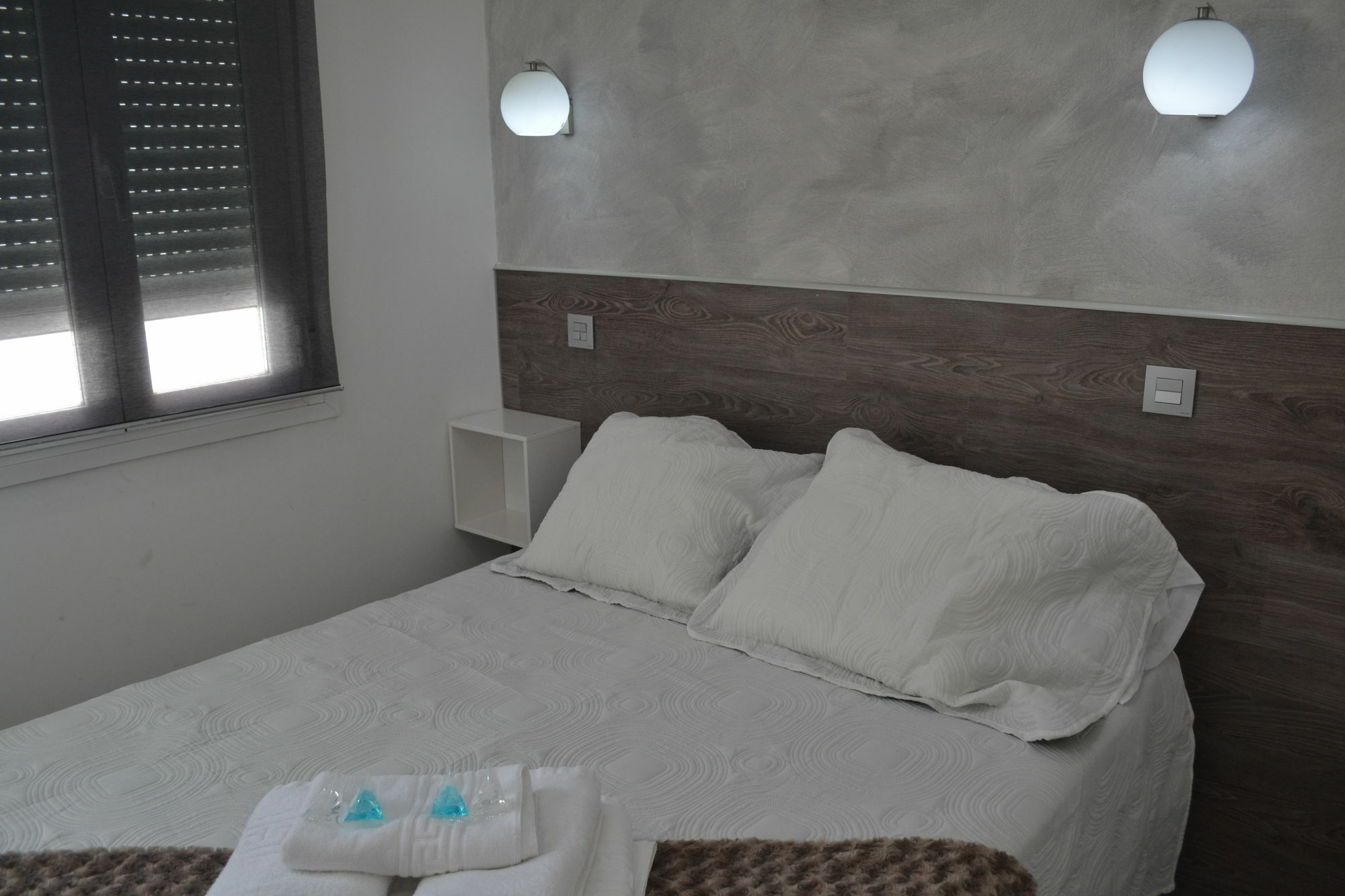 Hostal Meyra Madrid Exterior foto